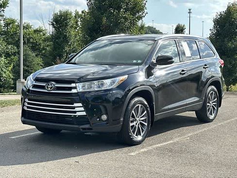 Used 2019 Toyota Highlander XLE AWD/4WD image 1