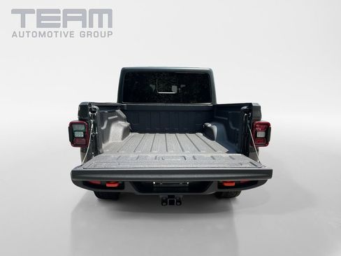 Used 2025 Jeep Gladiator Mojave w/ Convenience Group AWD/4WD image 13