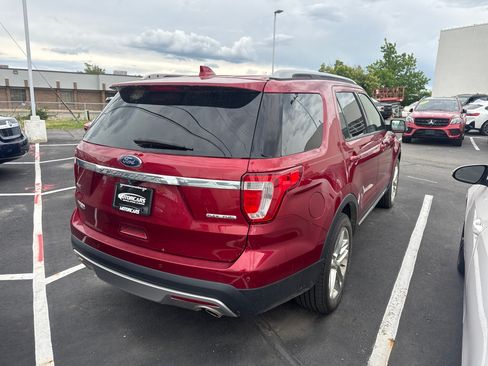 Used 2016 Ford Explorer XLT FWD image 4