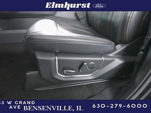 Used 2024 Ford Expedition Platinum image 11