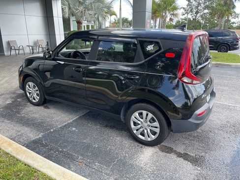 Used 2020 Kia Soul LX FWD image 4