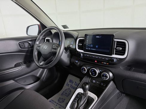 Certified 2025 Hyundai Venue Limited FWD image 24