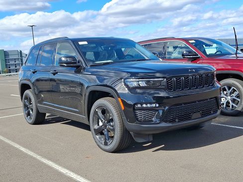 New 2025 Jeep Grand Cherokee Limited w/ Luxury Tech Group II image 1