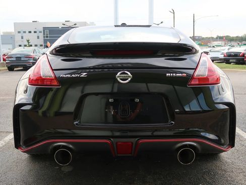 Used 2019 Nissan 370Z NISMO image 9