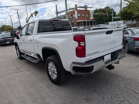 Used 2022 Chevrolet Silverado 2500 LT w/ Convenience Package AWD/4WD image 8