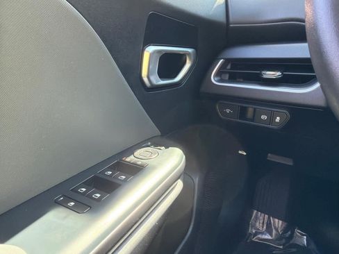 Used 2025 Kia K4 FWD image 20