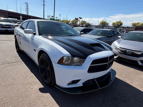 Used 2011 Dodge Charger R/T RWD image 5