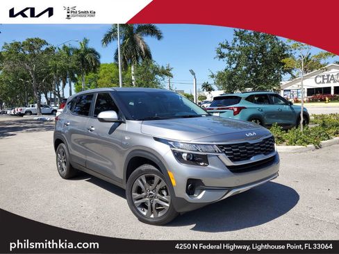 Used 2023 Kia Seltos LX AWD/4WD image 1