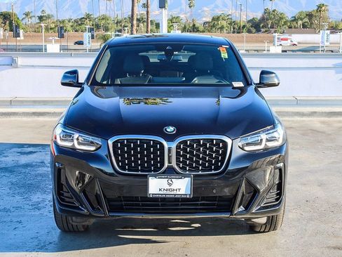 Used 2025 BMW X4 xDrive30i AWD/4WD image 3