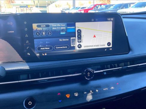 Used 2024 Nissan Ariya AWD image 8