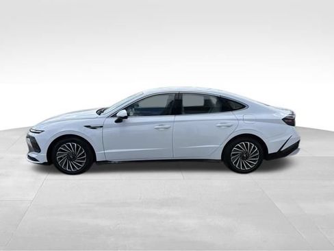 Used 2025 Hyundai Sonata SEL FWD image 12