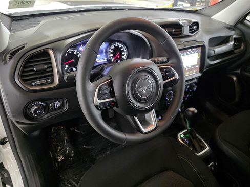Used 2023 Jeep Renegade Latitude image 25