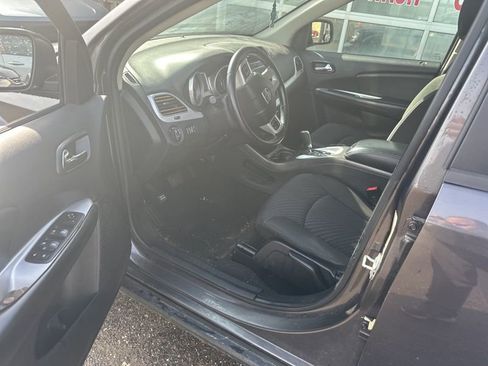 Used 2019 Dodge Journey SE w/ Connectivity Group image 4