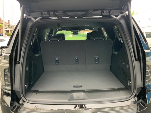 New 2026 Chevrolet Suburban LT AWD/4WD image 33