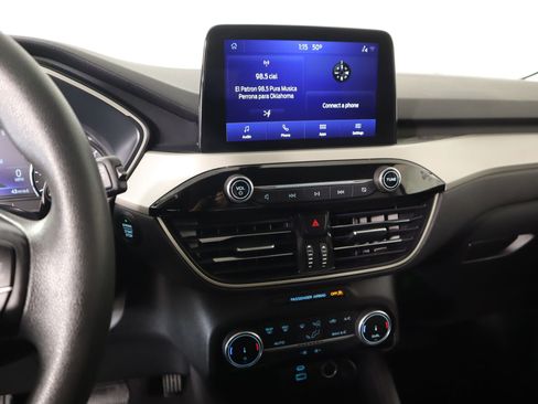 Used 2022 Ford Escape SE image 5