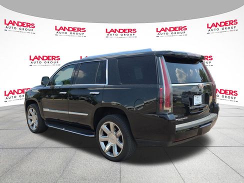 Used 2020 Cadillac Escalade Luxury AWD/4WD image 5