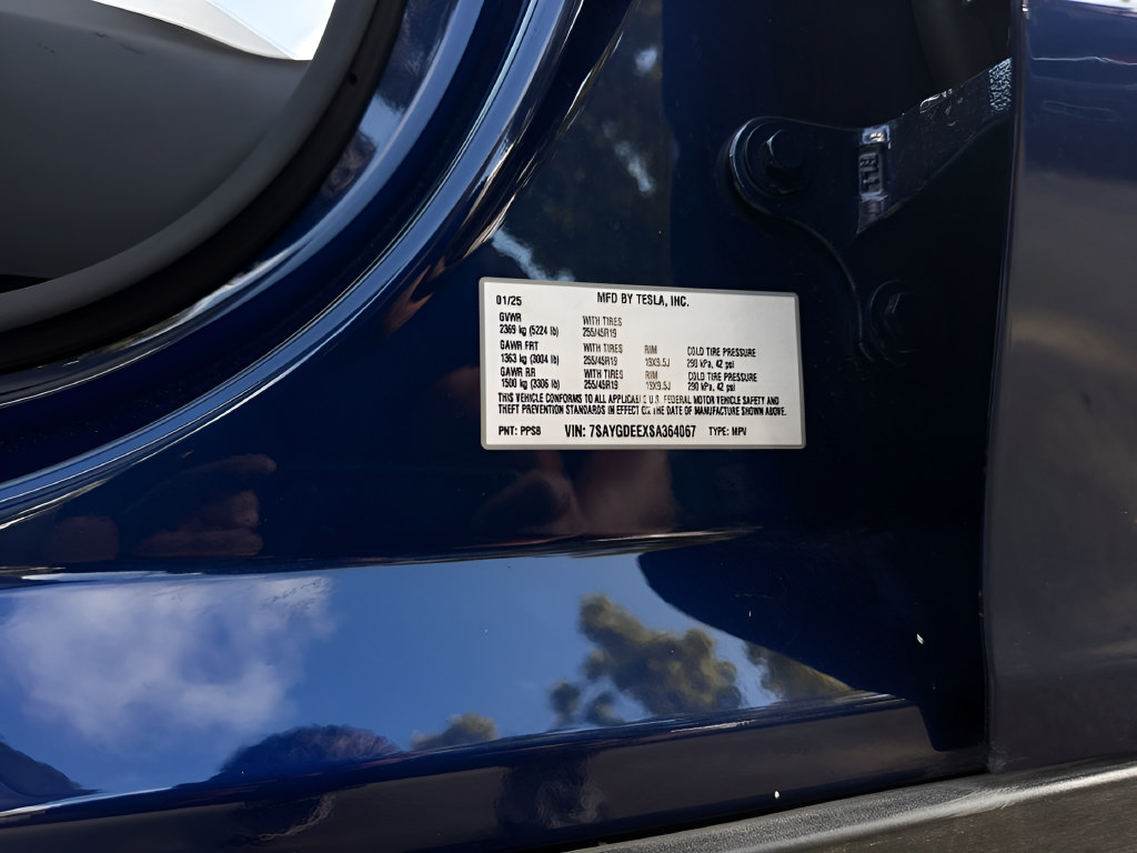 Used 2025 Tesla Model Y Long Range AWD/4WD image 24