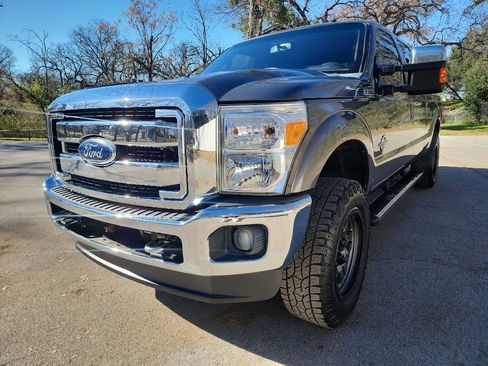 Used 2011 Ford F250 Lariat w/ Lariat Interior Pkg AWD/4WD image 4
