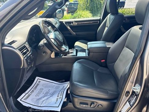 Used 2020 Lexus GX 460 Premium w/ Premium Package AWD/4WD image 25