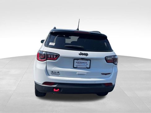 Used 2025 Jeep Compass Trailhawk AWD/4WD image 4