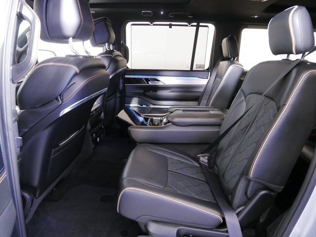 Certified 2023 Jeep Grand Wagoneer Series III w/ HD Trailer Tow Package AWD/4WD image 18