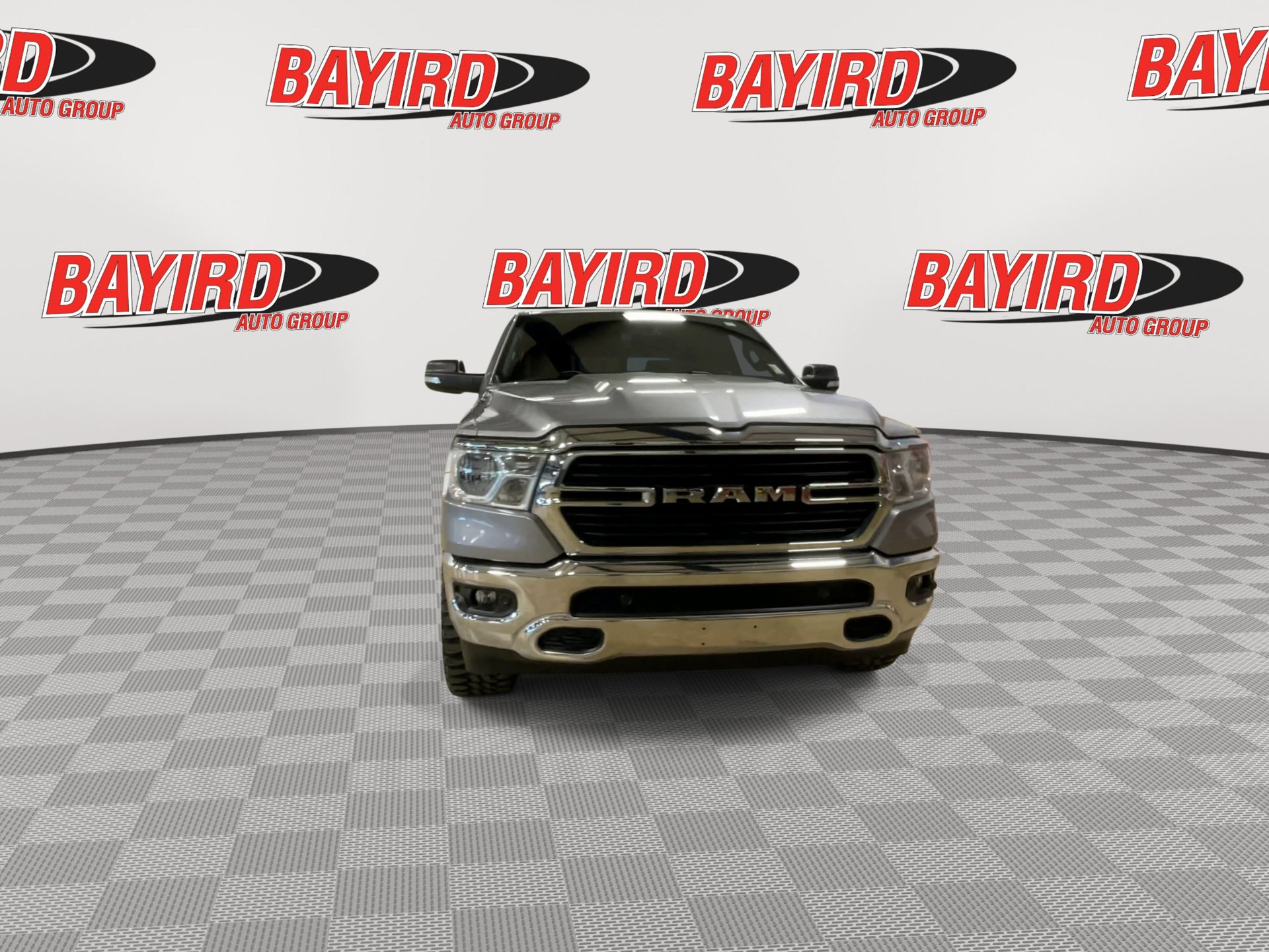 Used 2021 RAM 1500 4x4 Crew Cab image 3