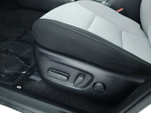 Used 2018 Toyota RAV4 XLE image 10