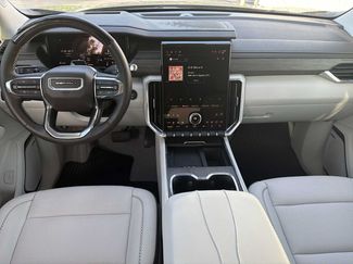 Used 2025 GMC Acadia Denali w/ Super Cruise Package FWD video 2