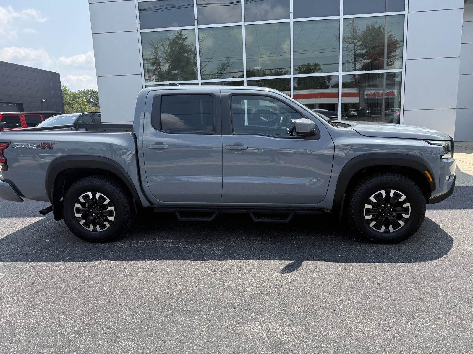 Used 2024 Nissan Frontier PRO-4X w/ Technology Package AWD/4WD image 1