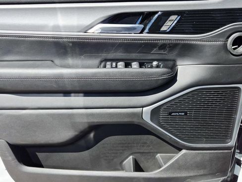 New 2026 Jeep Grand Wagoneer L 4WD w/ Premium Group I image 32