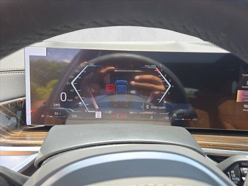 Used 2025 BMW X5 sDrive40i w/ M Sport Package RWD image 11