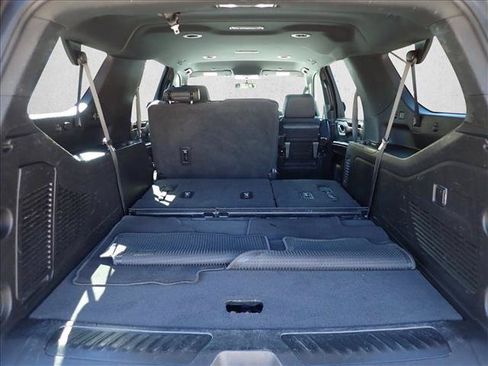 Used 2022 Chevrolet Suburban LT AWD/4WD image 8