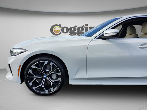 Certified 2025 BMW 330i Sedan w/ Premium Package image 12