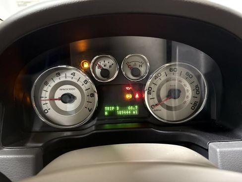 Used 2010 Ford Edge SEL FWD image 12
