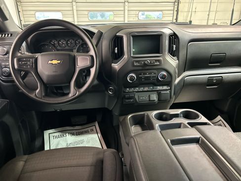 Used 2025 Chevrolet Silverado 2500 Custom w/ Custom Value Package AWD/4WD image 4