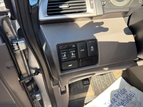 Used 2017 Honda Odyssey EX-L image 17