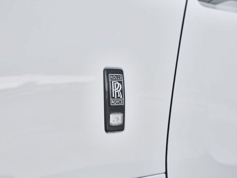 Used 2018 Rolls-Royce Wraith RWD image 11