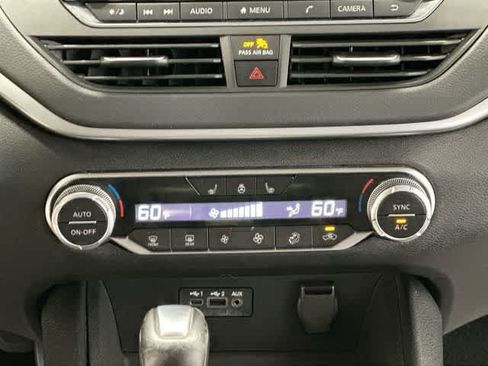 Used 2019 Nissan Altima 2.5 SV AWD/4WD image 15