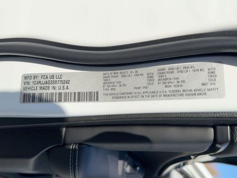 New 2025 Jeep Grand Cherokee L Laredo image 21