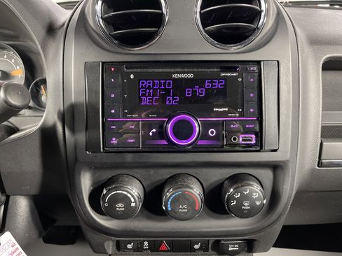 Used 2017 Jeep Patriot Latitude image 21