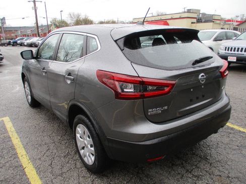 Used 2020 Nissan Rogue Sport S image 2