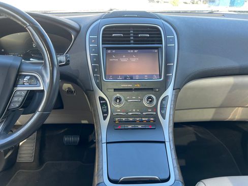 Used 2019 Lincoln Nautilus Select AWD/4WD image 29
