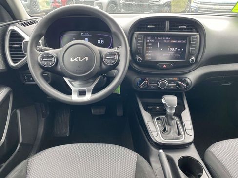 Used 2023 Kia Soul LX w/ Option Group 015 FWD image 9