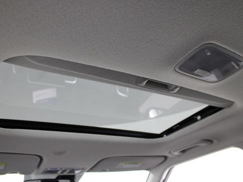 Certified 2026 Hyundai Venue SEL FWD image 23