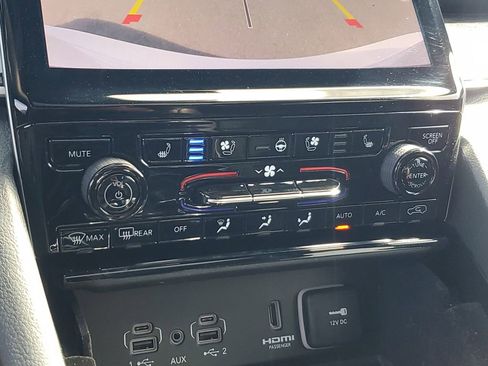 Used 2022 Jeep Grand Cherokee Trailhawk w/ Luxury Tech Group III image 31