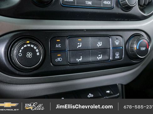 Used 2016 Chevrolet Colorado LT w/ LT Convenience Package RWD image 15