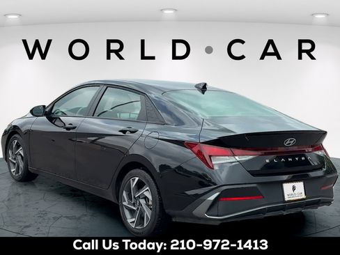 Certified 2025 Hyundai Elantra Sport FWD image 5