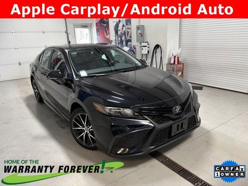 Used 2023 Toyota Camry SE image 2