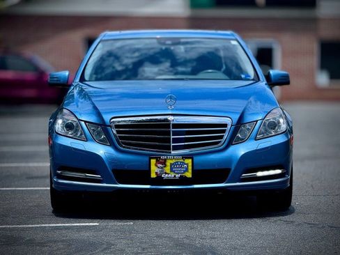 Used 2011 Mercedes-Benz E 350 BlueTEC Sedan image 2