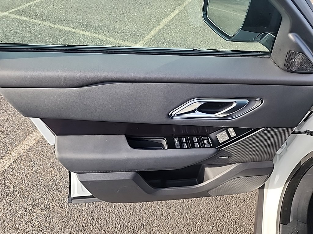 Certified 2026 Land Rover Range Rover Velar Dynamic SE AWD/4WD image 10